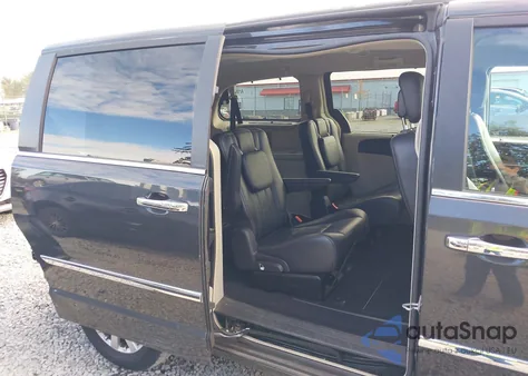 2011 Chrysler Town & Country Touring-L z USA, uszkodzony, nr VIN 2A4RR8DG2BR780699